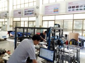 機電忙 充電 暑假進行時 湖北理工學院機械設備研發(fā)實踐紀實