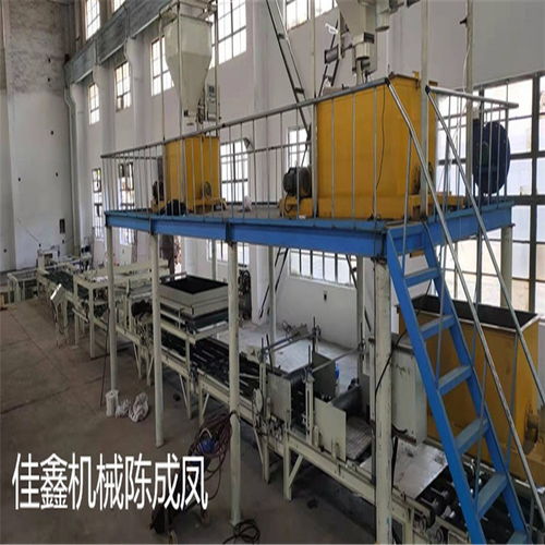 新型自動(dòng)化fs免拆復(fù)合保溫板設(shè)備 山東廠家引領(lǐng)行業(yè)新動(dòng)向